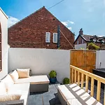 4 Bed In Oc-w1030 * Whitby