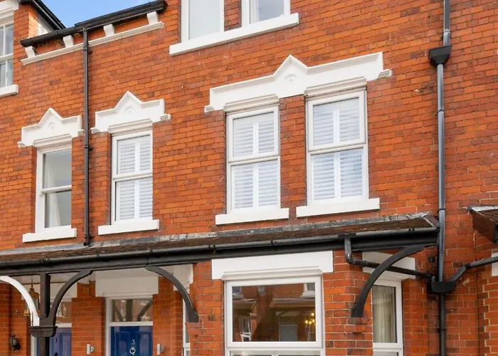 4 Bed In Oc-w1030 * Whitby